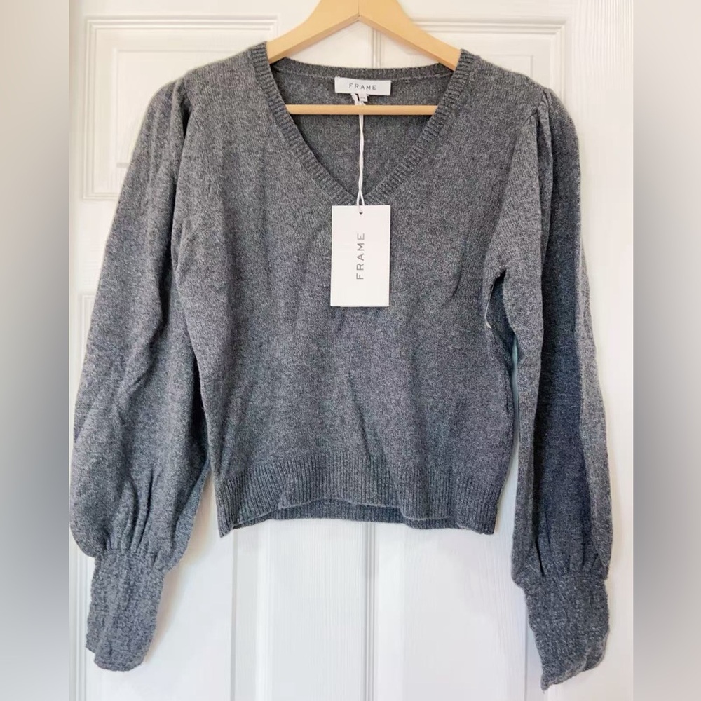 NWT $448 Frame Smocked Cuff V-Neck Cashmere Sweater Gray Sz S